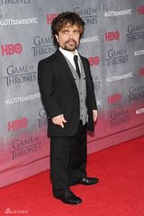 组图：《权力游戏》开播红毯 龙女俏皮瑟曦冷艳