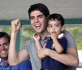 组图：球星卡卡妻子再度怀孕 大肚照被曝光