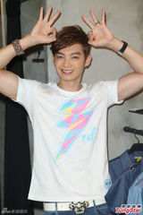 组图：辰亦儒返台会粉丝 期待重回歌手身份