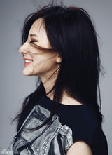 组图：熊乃瑾酷感时尚写真 刚柔并济性感美