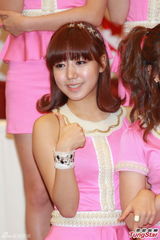 高清组图：Beast等赴港开唱 泫雅望与PSY再合作