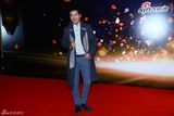 组图：2013新浪微博之夜红毯 戴军幽默亮相