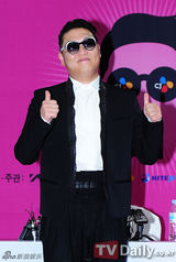 组图：PSY个唱记者会新洗脑神曲出炉