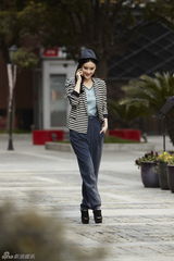 组图：袁姗姗时尚街拍尽显王者气质