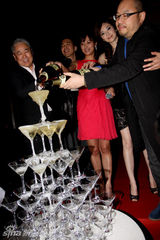 幻灯：《杜拉拉》票房破亿 徐静蕾亲自做面喂黄立行