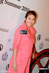 幻灯图：Paula首度抵港走秀捞金心情好 想要吴彦祖