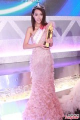 组图：亚姐决赛陈彦蓉爆冷封后 宫雪花透视抢镜