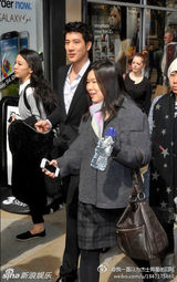 组图：王力宏娇妻生活照曝光 长发披肩知性俏皮