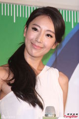 组图：隋棠白裙助力公益呼吁关心母亲健康