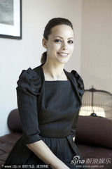 组图：贝热尼丝-贝乔戛纳受访 出任主持优雅自信