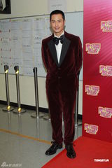 组图：无线2011台庆揭幕 众花旦盛装亮相拼美艳