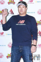 组图：韩国棒球选手柳贤振通过仁川机场返美