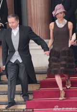 组图：杨紫琼与未婚夫牵手亮相摩纳哥王室婚礼