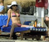 组图：伊娃比基尼色诱新男友 豪放调内衣摸下体