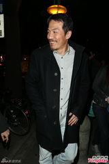 组图：陆川戴立忍曾宝仪等现身张震婚礼