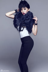 组图：阚清子酷帅大片 眼神魅惑化身黑天使