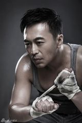 组图：陈颢文最新写真大片 黑白搭配经典再现