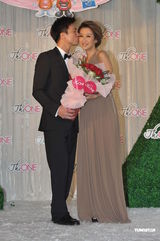 组图：谢婷婷安志杰甜蜜秀 对霆锋柏芝复合不表态