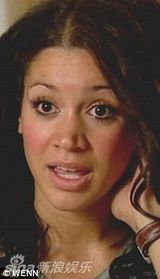 幻灯图：英格兰太太团14金花斗艳 巨乳长腿比拼