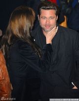 组图：《超级大坏蛋》巴黎首映 朱莉皮特晒恩爱