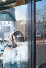 组图：陶红旅游写真享受悠闲时刻 恬静优雅令人心醉