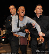 高清：《的士速递》男星萨米-纳塞利与警察搏斗被捕