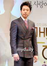 组图：韩国电影《浪漫天堂》发布会 众主演出席