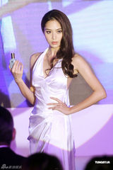 组图：Lisa S台湾做代言 想和白歆惠尝麻辣火锅