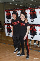 组图：黄贯中开唱未见朱茵 陈豪黄德斌助阵