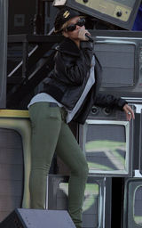 幻灯图集：蕾哈娜亮相迈阿密海岸 为演唱会积极准备