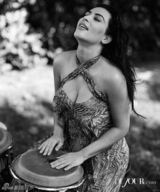 组图：准妈妈金-卡戴珊魅力大片狂野迷人