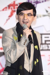 组图：郭采洁萧敬腾摇滚登场 助威垦丁春浪音乐节