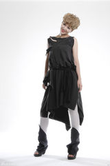 组图：亚运推广大使谭维维烈焰红唇写真