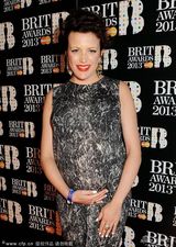 组图：2013全英音乐奖女星红毯竞艳