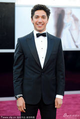 组图：85届奥斯卡红毯-男星英格兰帅气