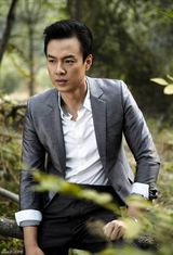 组图：朱铁塑造好男人形象 新写真十足男人味