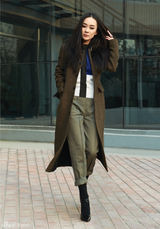 组图：霍思燕率性街拍 四种搭配秀冬日简洁风