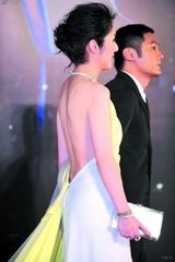 组图：金像奖红毯秀粉嫩提神 蛇精出洞仙女赴会