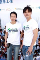 高清图：莫文蔚呼吁支持棚屋重建 与尹子维现身大澳 