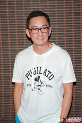 组图：《M Club》拍杀青戏 吴启华大方请吃饭