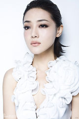 高清图：邓佳家夏日纯情写真 畅谈从艺之路