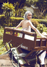 组图：黄小蕾异域风情写真曝光 绽放柔美韵致