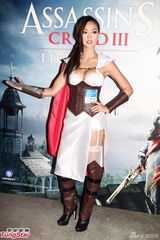 组图：香港名模JessicaC秀警钟乳疑露乳晕