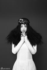 组图：蒋欣冬季写真大片尽显优雅气质