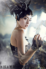 组图：张嘉倪拍摄魅力大片引领性感魔幻风