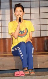 组图：绫濑遥出席电影《萤之光》之干物女首映礼