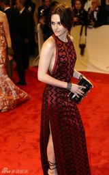 组图：美国时装学院庆典举行 众明星红毯竞艳