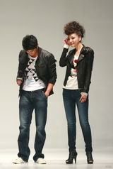 幻灯：陆毅春晓戚薇袁成杰出席某时尚品牌盛典