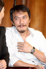 组图：毕晓海送郝蕾“第五张画” 祝“妈妈”骑金马