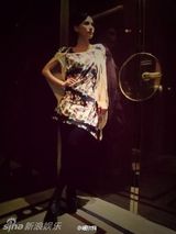 组图：阿娇(钟欣桐)微博自拍美照 芭蕾舞梦幻写真